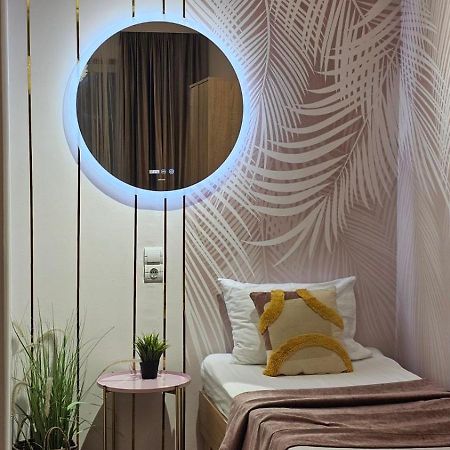 Soft Pink Apartment Mukacheve Exterior photo