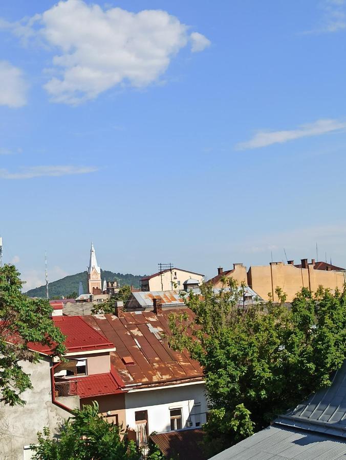 Soft Pink Apartment Mukacheve Exterior photo