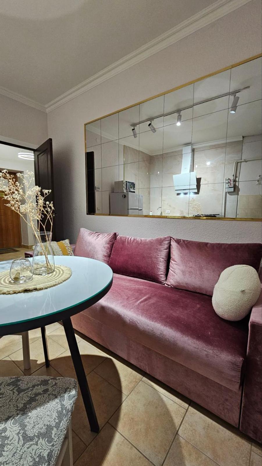 Soft Pink Apartment Mukacheve Exterior photo