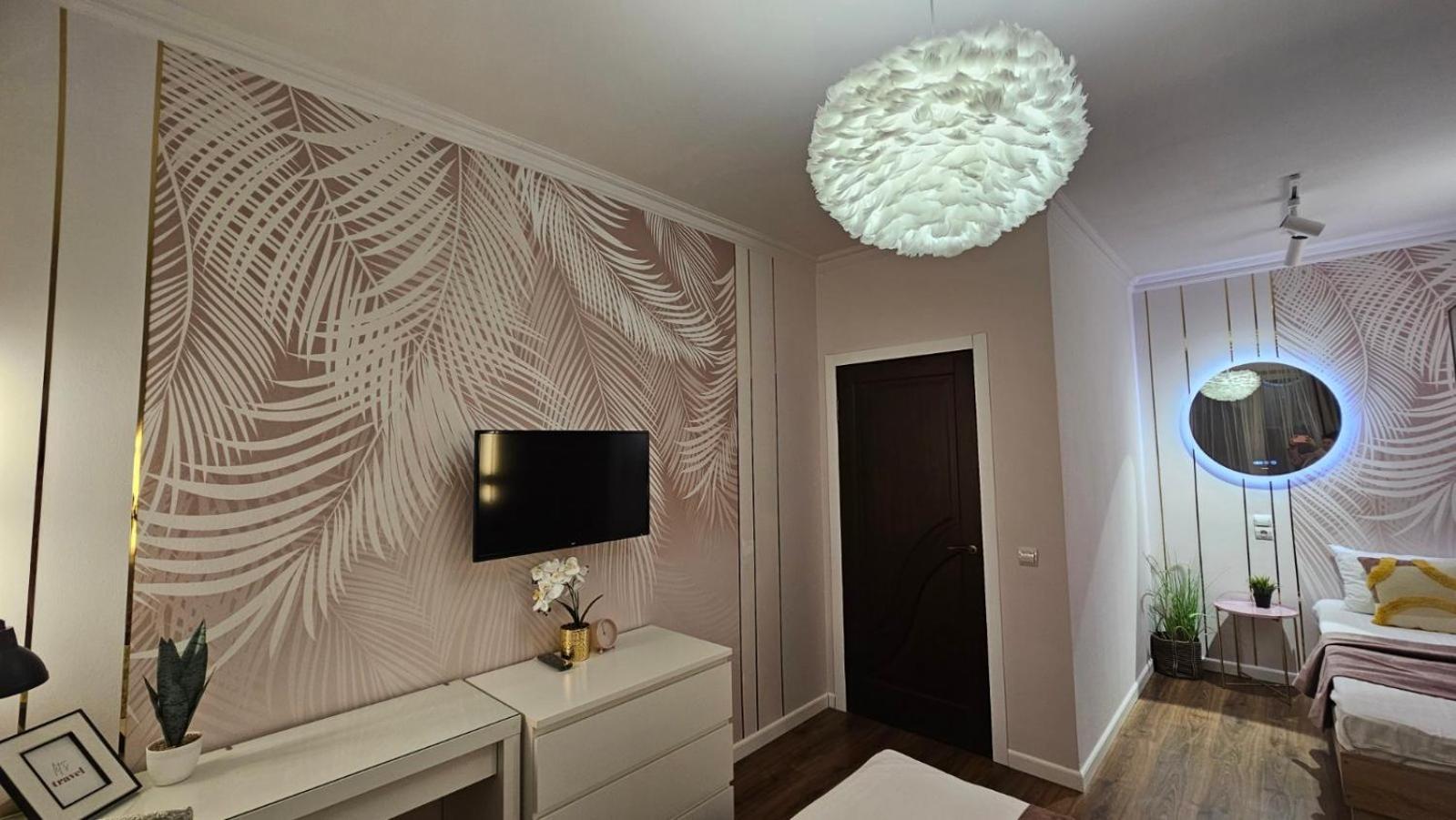 Soft Pink Apartment Mukacheve Exterior photo
