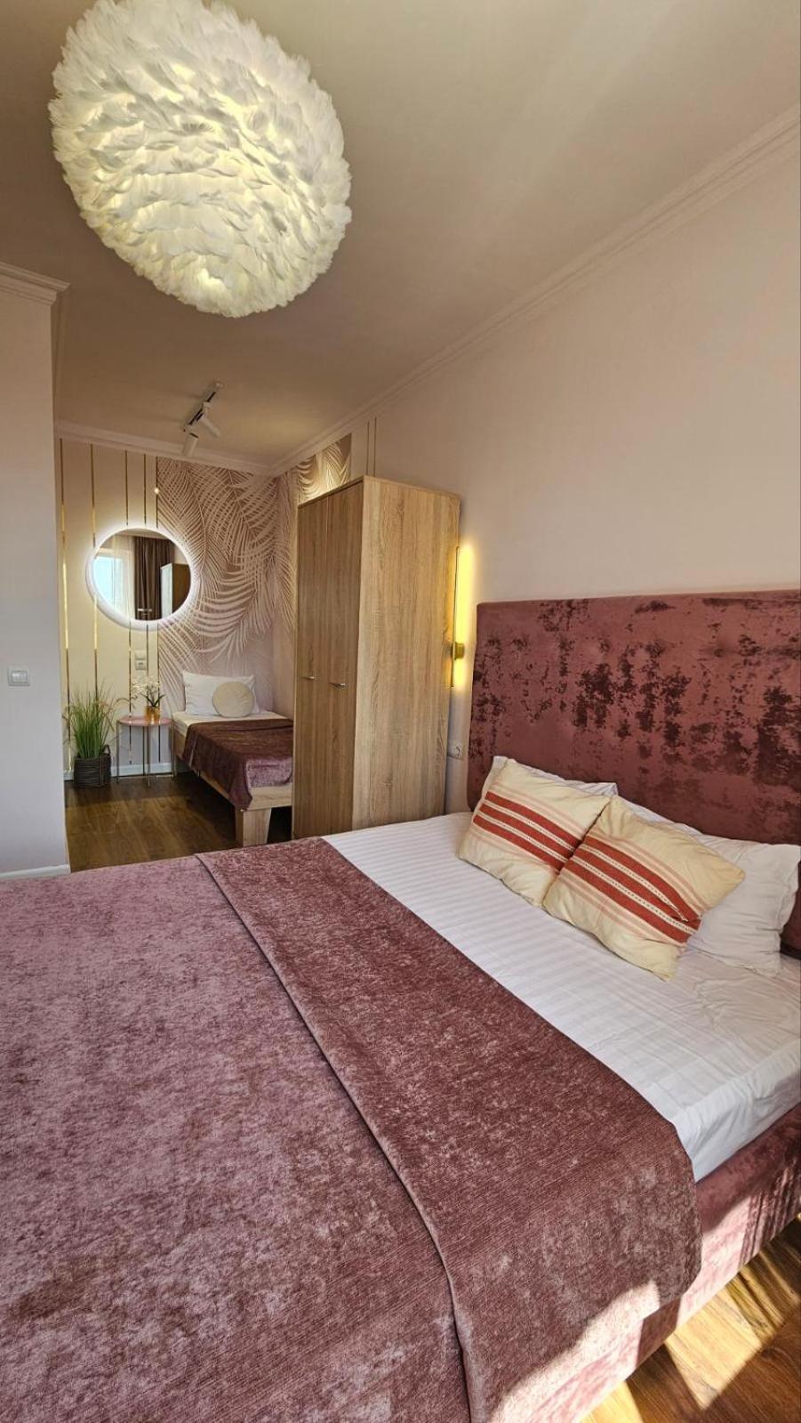 Soft Pink Apartment Mukacheve Exterior photo