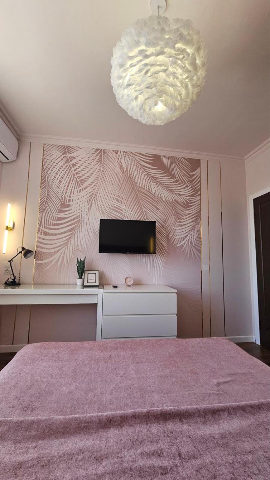 Soft Pink Apartment Mukacheve Exterior photo