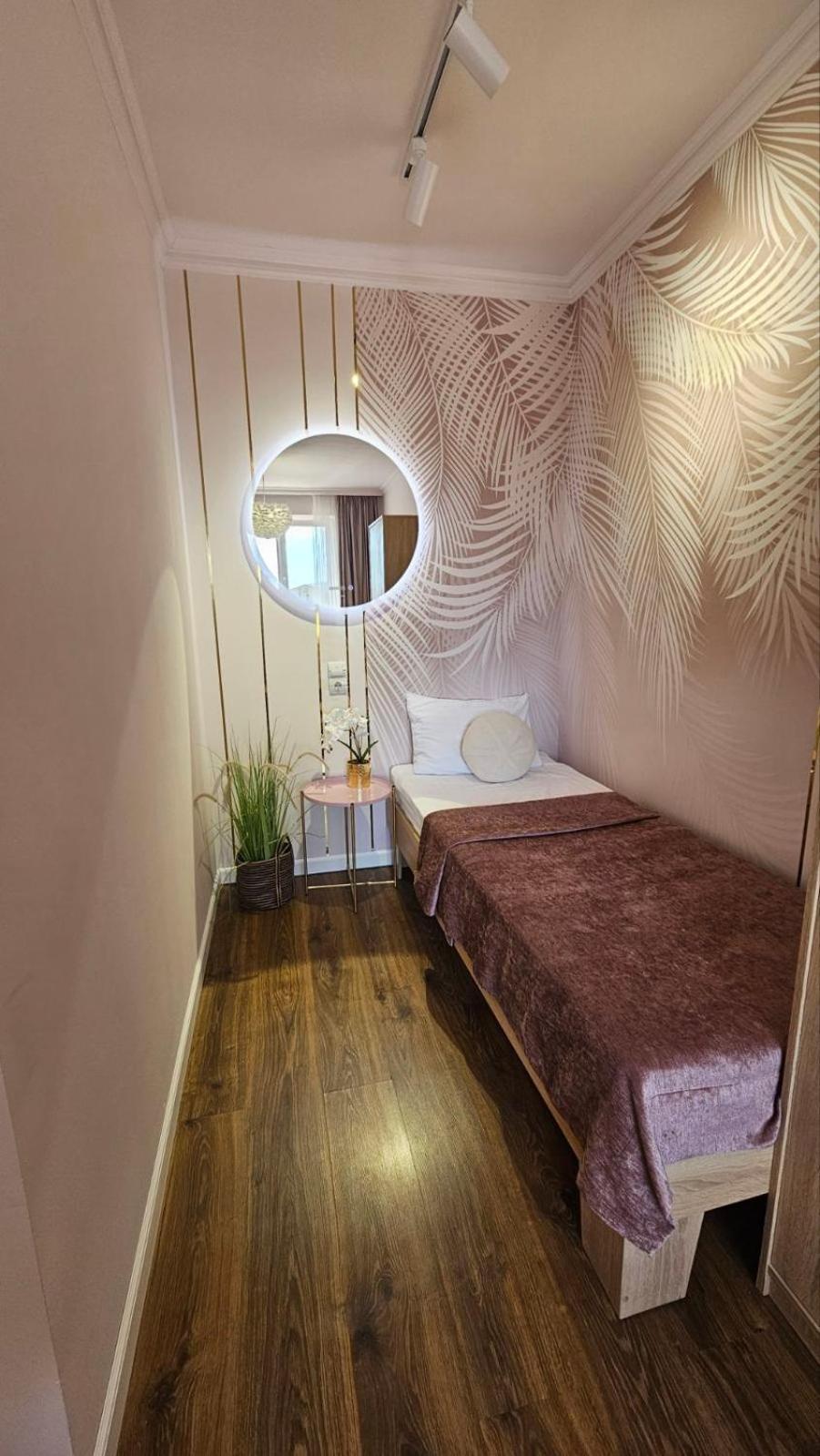 Soft Pink Apartment Mukacheve Exterior photo